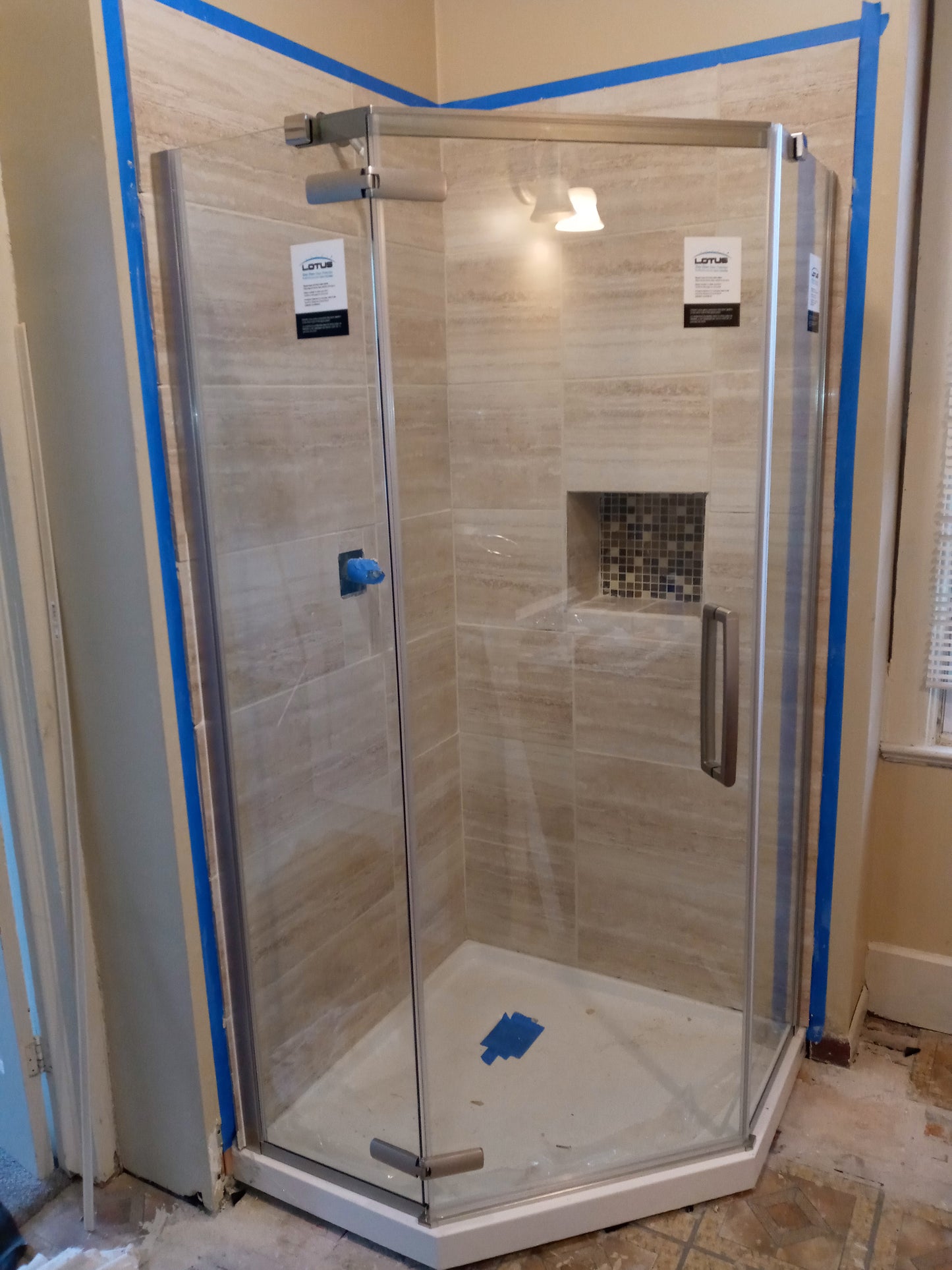 Upgrade Your Bathroom with Stunning Shower Glass Doors!
